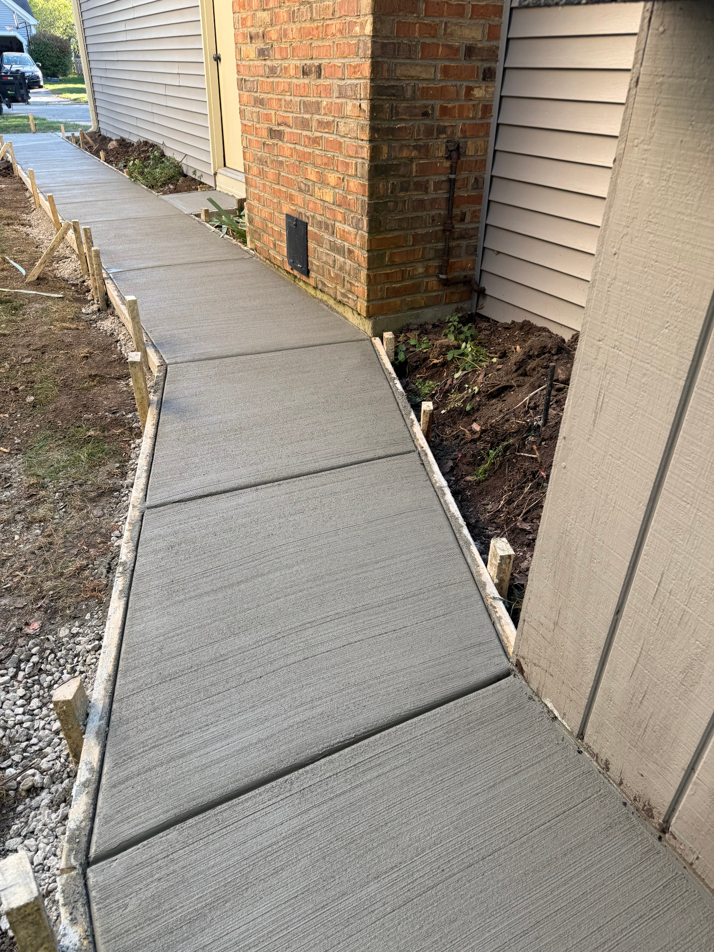 Side-Yard Walkway Pour